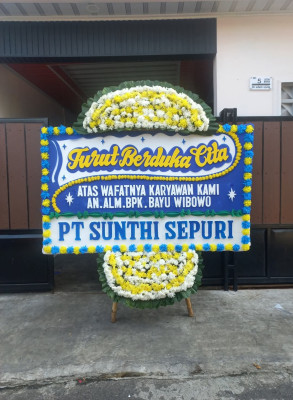 Papan Bunga Duka di Larangan Indah