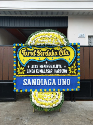 Papan Bunga Duka di Larangan Indah