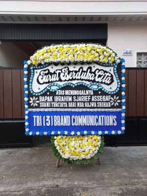 Papan Bunga Duka di Larangan Indah